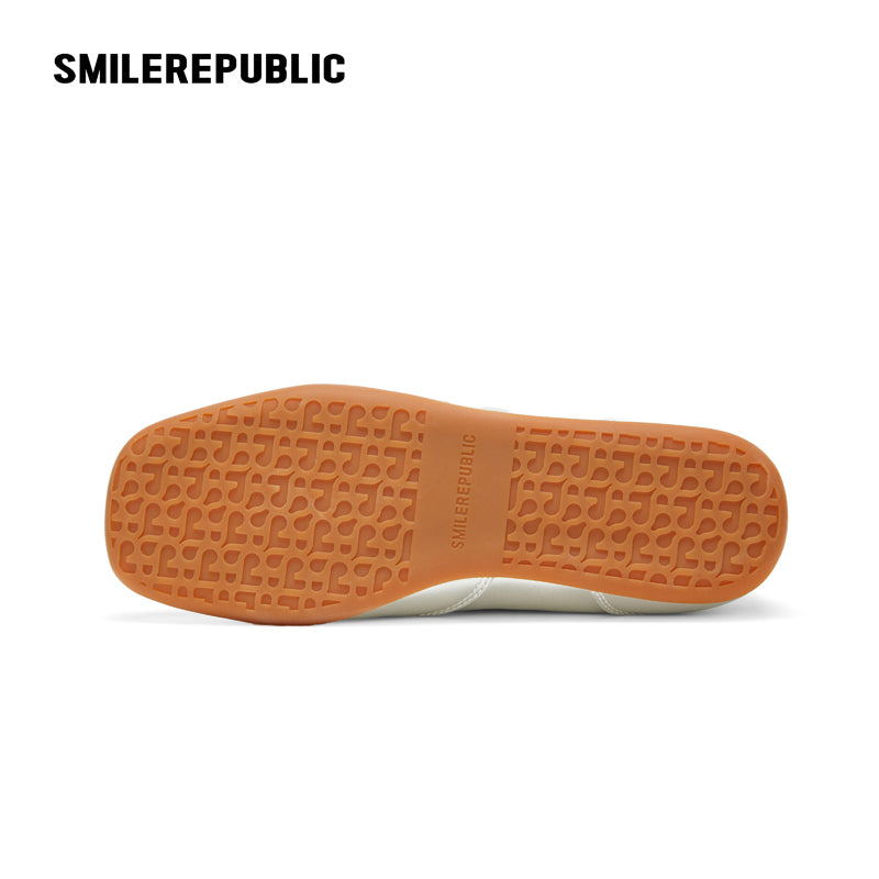 Fouette Silver Square-Toe Side Bow German Trainer Sneaker