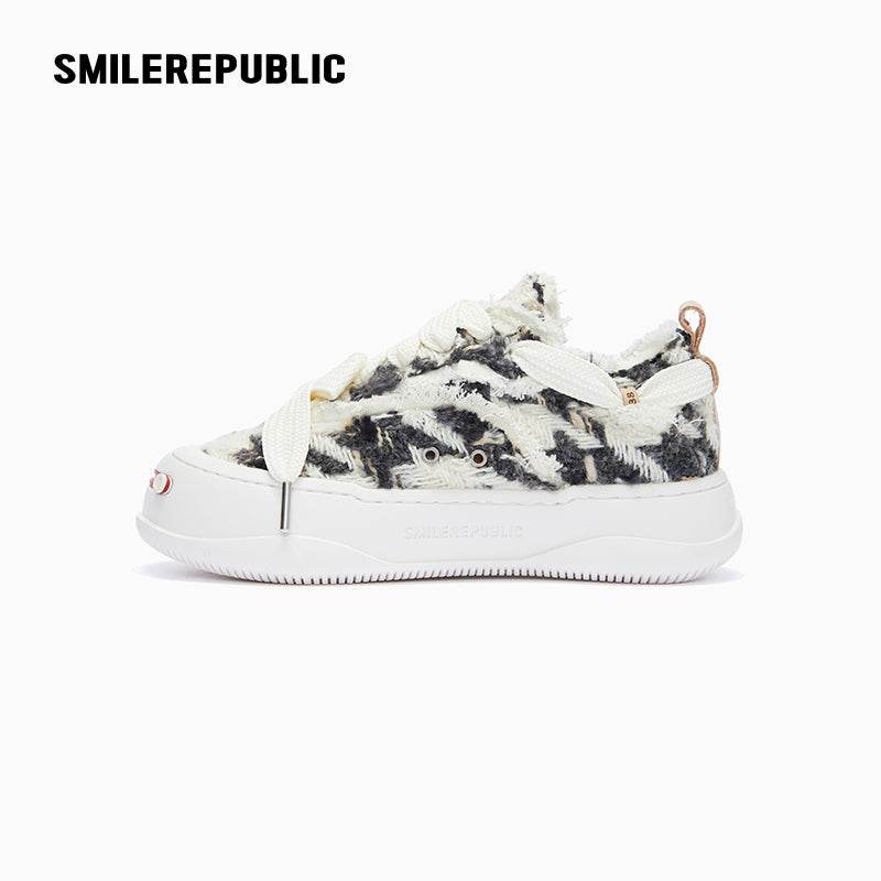 Black White Chevron SB Sneaker - SMILEREPUBLIC