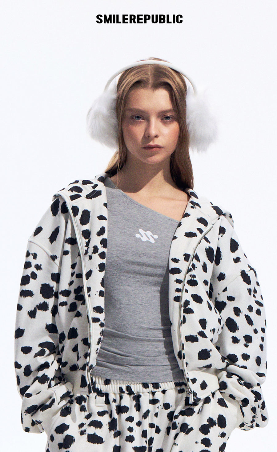 Black White Dalmatian Print Hooded Zip Up Sweatshirt Jacket with 3D Ear Detail, Unisex 详情图 1