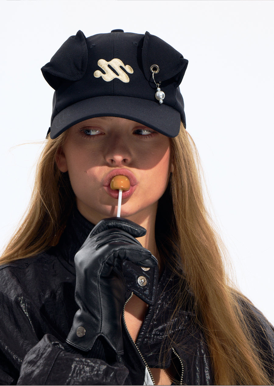 Black 3D Ear Detail Baseball Cap with Pearl Charm and Adjustable Strap 详情图 6