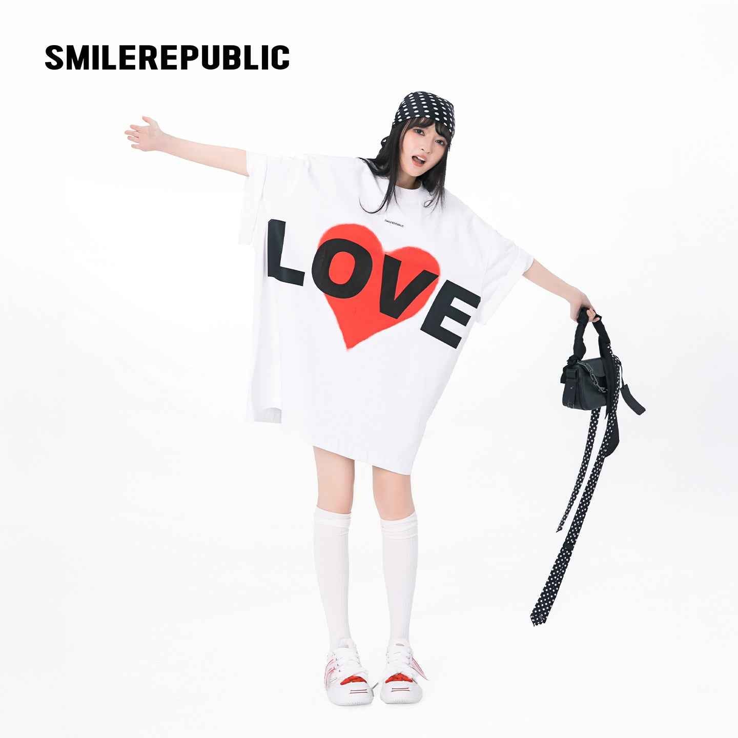 White 100% Cotton Oversized T-Shirt with LOVE Heart Graphic, Crew Neck Short Sleeve Tee