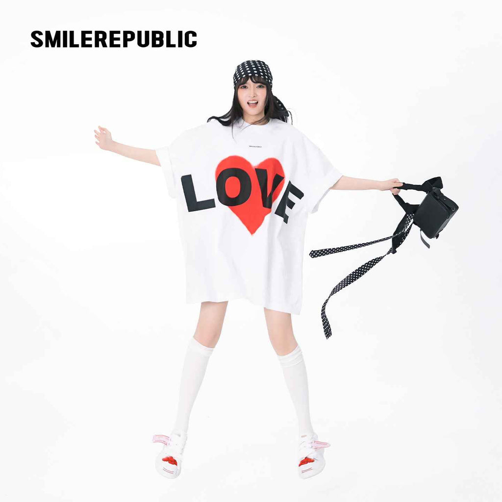 White 100% Cotton Oversized T-Shirt with LOVE Heart Graphic, Crew Neck Short Sleeve Tee