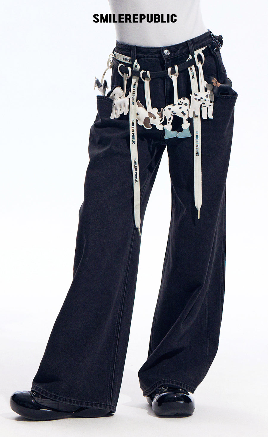 Black Washed Wide Leg Jeans with Adjustable Waist Straps and Relaxed Fit Design 详情图 1