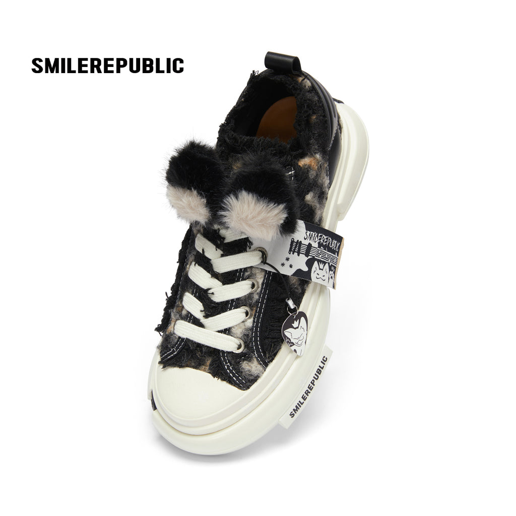 Black Fleece Platform Sneakers with Faux Fur Accents, Unisex Low Top Lace Up Shoes