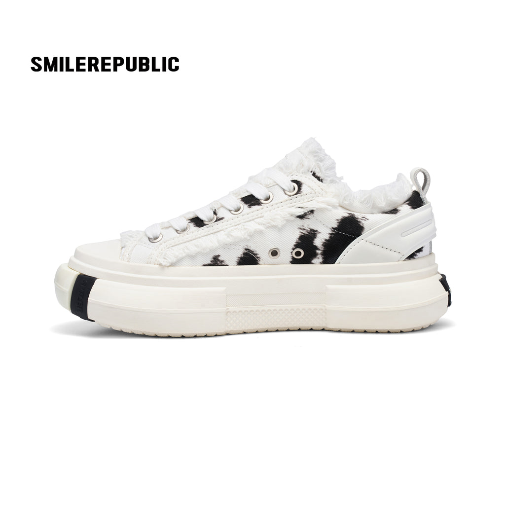 White Black Dalmatian Print Frayed Low Top Platform Sneakers, Unisex Shoes