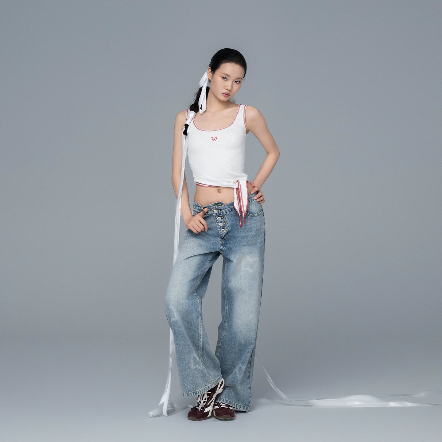 White Ribbed Contrast-Stitch Asymmetric Tie-Hem Tank Top with Butterfly Embroidery