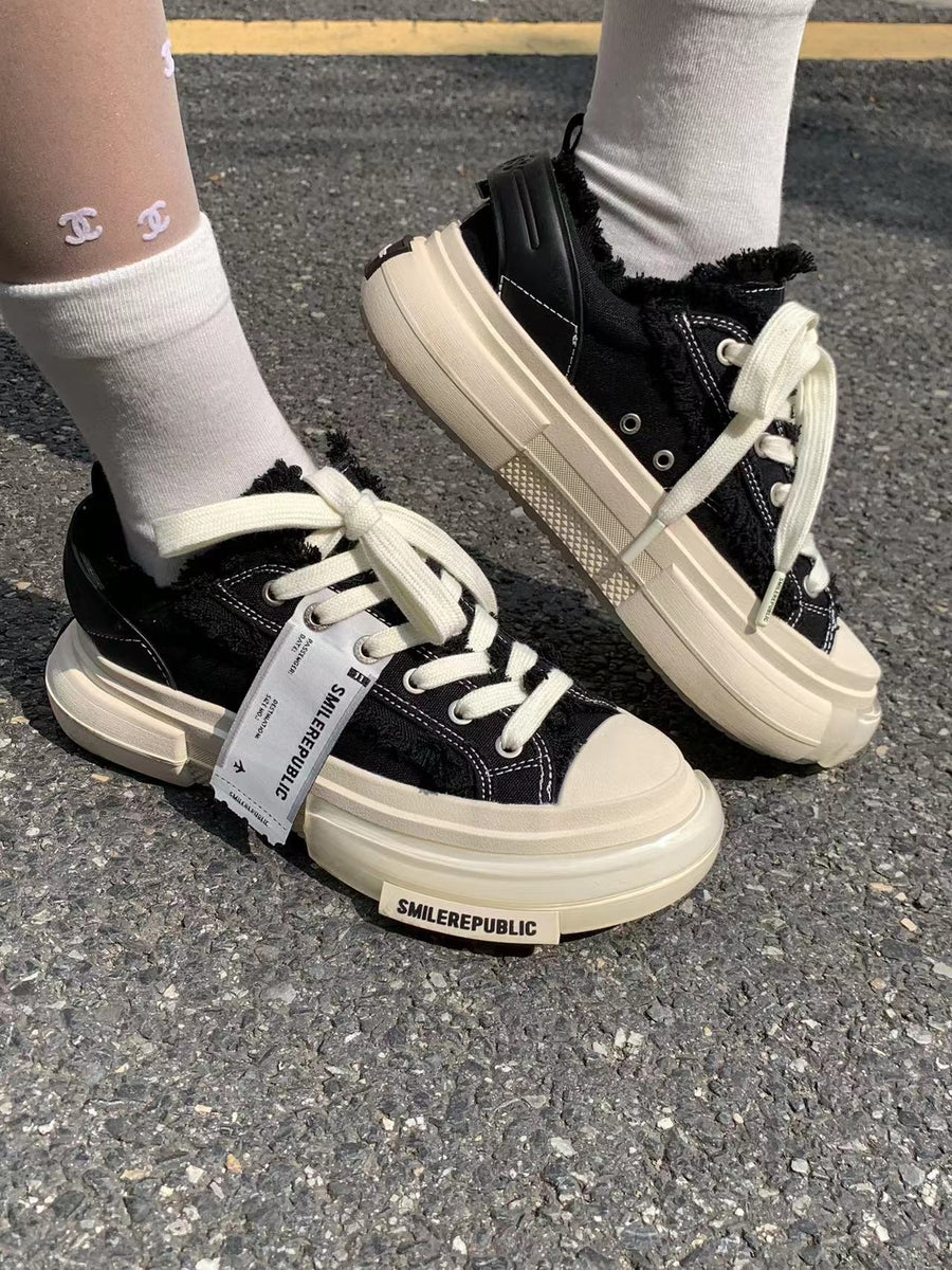 Black Frayed Canvas Chunky Platform Sneakers, Unisex Low Top Lace-Up Casual Streetwear Shoes 详情图 4