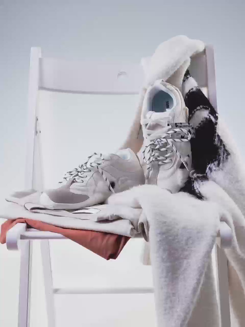 White Dalmatian Spot Hair Detail Low Top Casual Sneakers, Unisex Shoes